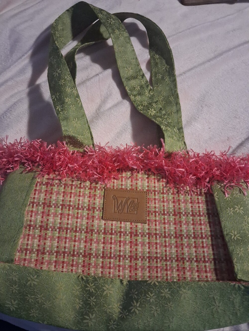 WN Zag Bag Green & Pink Woven Tote Bag with Pink Eyelash Decorative Trim